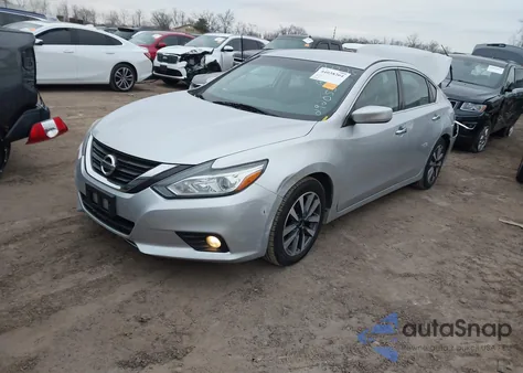 2017 Nissan Altima 2.5 Sv z USA, uszkodzony, nr VIN 1N4AL3AP8HC292053